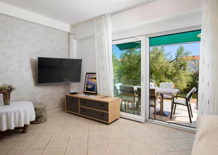 Olive Garden - A1 Ground Floor - Mpolo Apartman